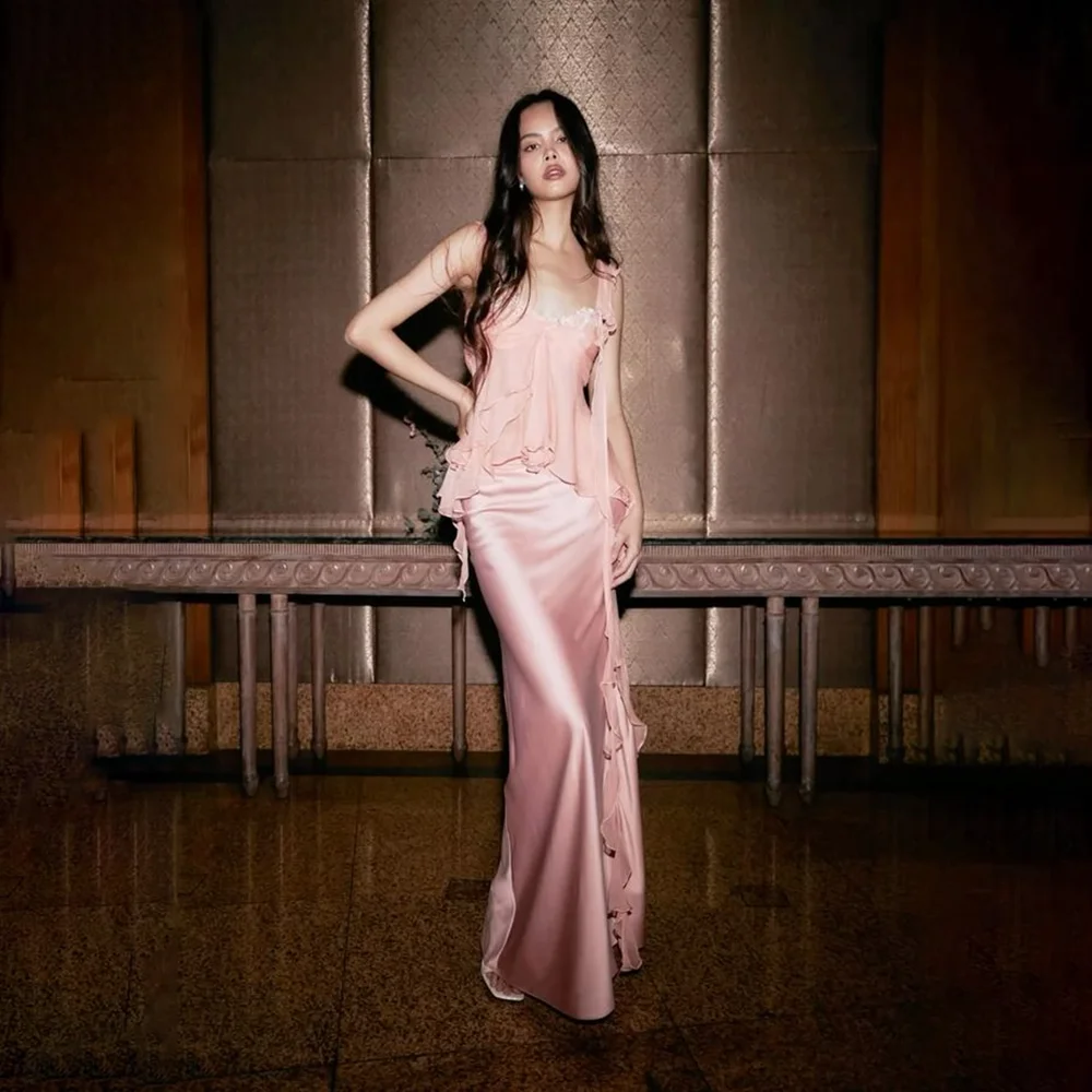 Gorgeous Pink Women prom Gown With Ruffles Lace Applique Sleeveless Satin Floor Length Evening Dress
Gorgeous Pink Women prom Gown With Ruffles Lace Applique Sleeveless Satin Floor Length Evening Dress