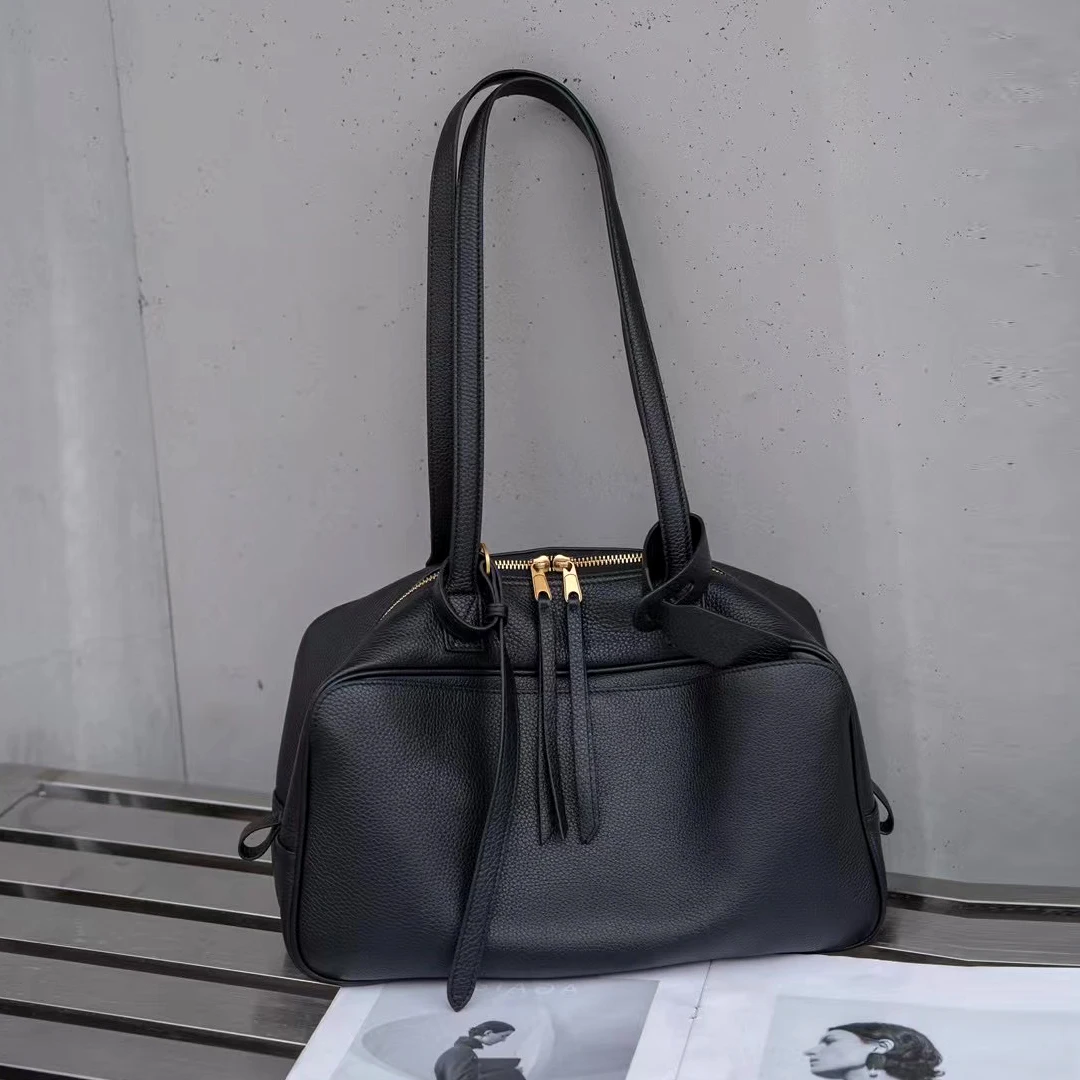 XHTY Genuine Leather Handbag Underarm Bag Fashion Woman Bag New Top Layer Cowhide Bowling Bag, Soft Pillow Bag Large Capacity
XHTY Genuine Leather Handbag Underarm Bag Fashion Woman Bag New Top Layer Cowhide Bowling Bag, Soft Pillow Bag Large Capacity