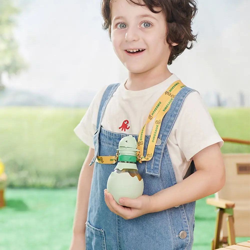 Детская крышка для бутылки с водой с изображением динозавра, силиконовая соломенная крышка, сменная крышка для бутылки, соломенная крышка, посуда для кормления и напитков 2 в 1
Детская крышка для бутылки с водой с изображением динозавра, силиконовая соломенная крышка, сменная крышка для бутылки, соломенная крышка, посуда для кормления и напитков 2 в 1