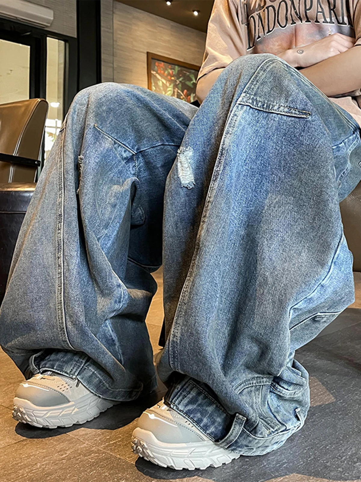Retro Heavy Duty Distressed Denim Jeans Men's High Street Vibe Loose Function Wide Leg Harlan Micro Flare Pants Casual Jeans
Retro Heavy Duty Distressed Denim Jeans Men's High Street Vibe Loose Function Wide Leg Harlan Micro Flare Pants Casual Jeans