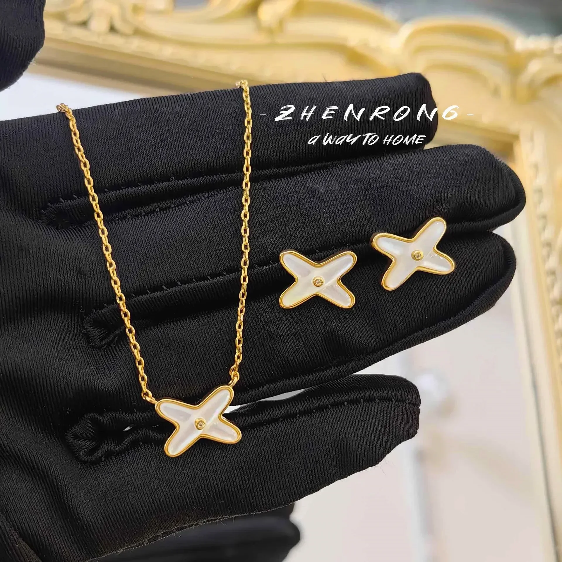French Style Retro Elegance 18K Gold Cross Design Color White Fritillaria Pendant Necklaces Earrings Jewelry Sets For Women
French Style Retro Elegance 18K Gold Cross Design Color White Fritillaria Pendant Necklaces Earrings Jewelry Sets For Women