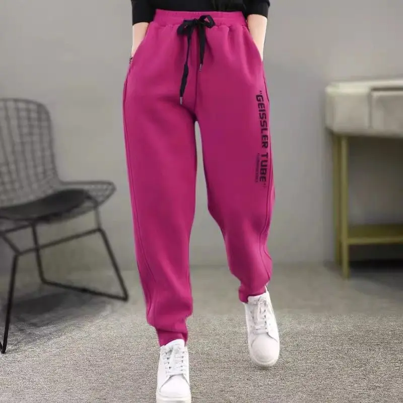 2024 Oversized Sports Pants For Women's Spring Autumnn Fashion Letter Embroidery Cotton Casual Pants With Added Velvet Leggings
2024 Oversized Sports Pants For Women's Spring Autumnn Fashion Letter Embroidery Cotton Casual Pants With Added Velvet Leggings