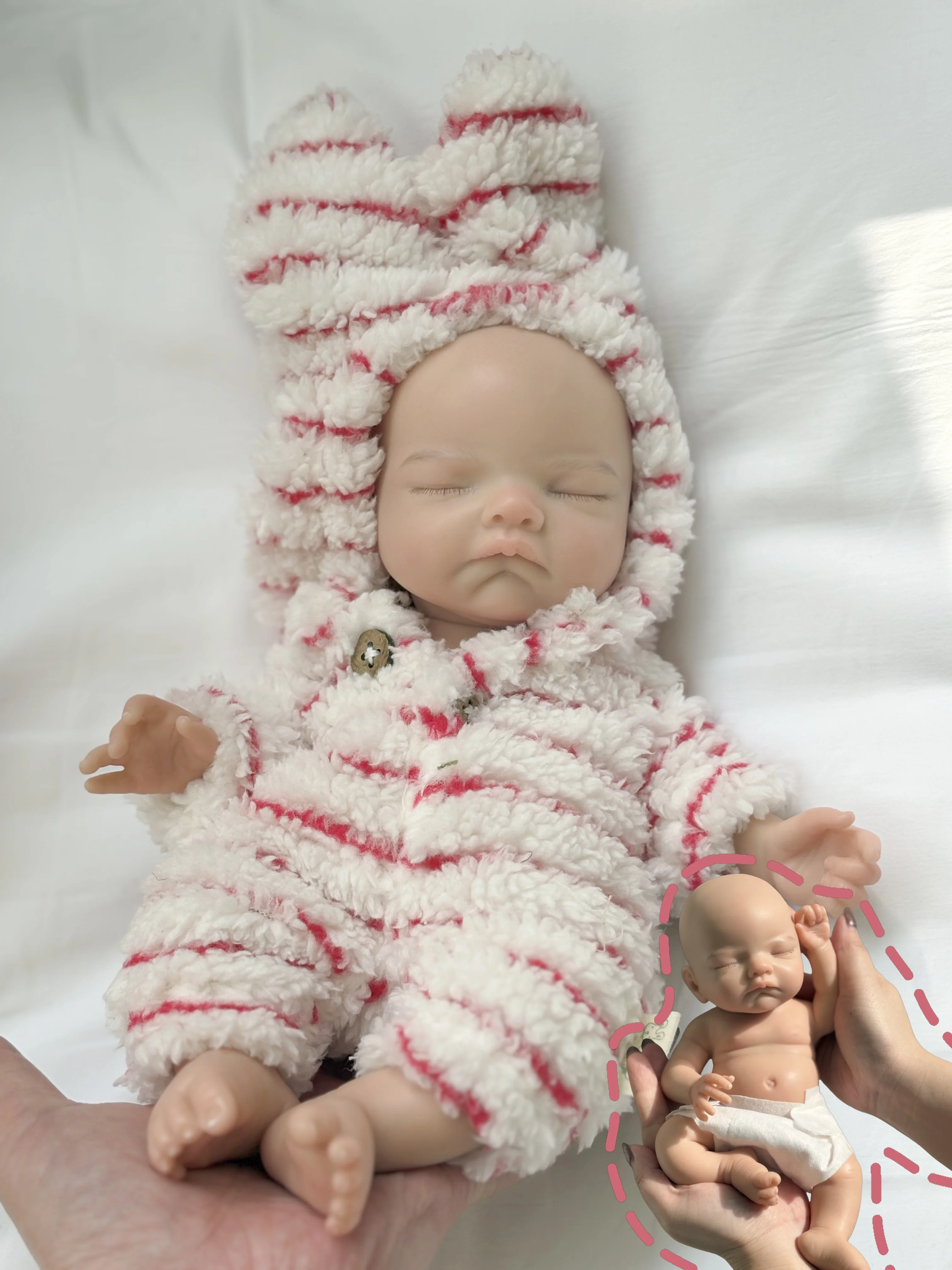 Closed Eyes 10Inch 2Styles Silicone Reborn Girl Doll With Painted Bald Handmade Waterproof Flexible Bebe Reborn Doll For Kids
Closed Eyes 10Inch 2Styles Silicone Reborn Girl Doll With Painted Bald Handmade Waterproof Flexible Bebe Reborn Doll For Kids