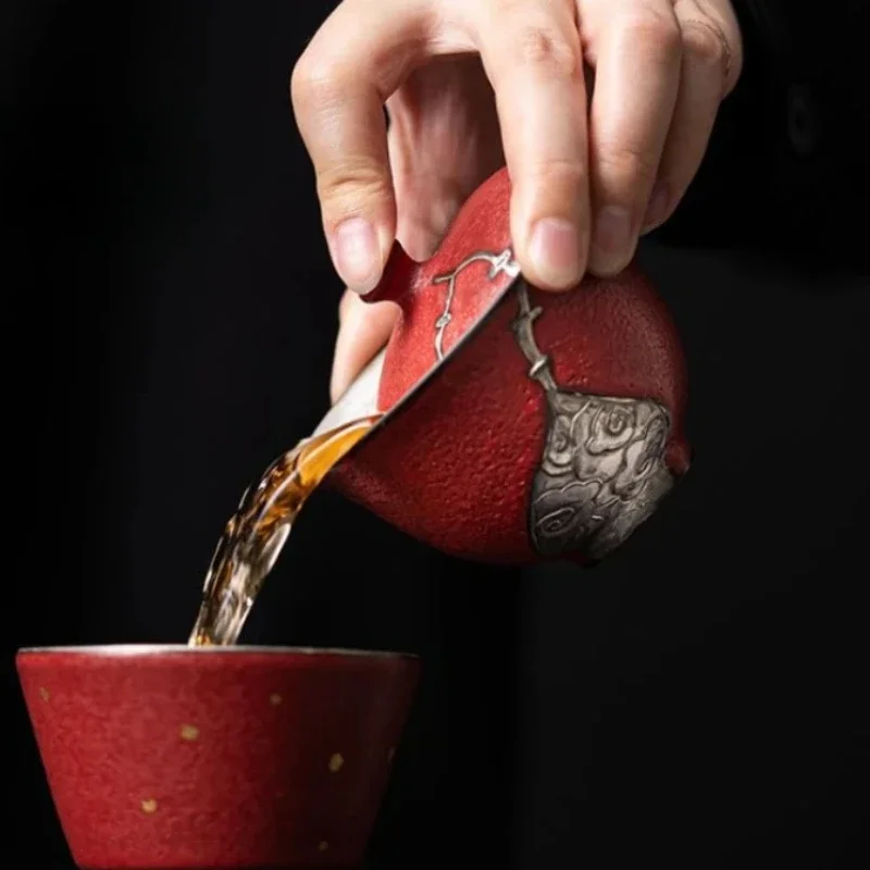 Винтажный китайский керамический чайный сервиз Gaiwan — дизайн из боярышника Red Lucky Cloud, тройной символ гармонии для домашней чайной церемонии кунг-фу
Винтажный китайский керамический чайный сервиз Gaiwan — дизайн из боярышника Red Lucky Cloud, тройной символ гармонии для домашней чайной церемонии кунг-фу