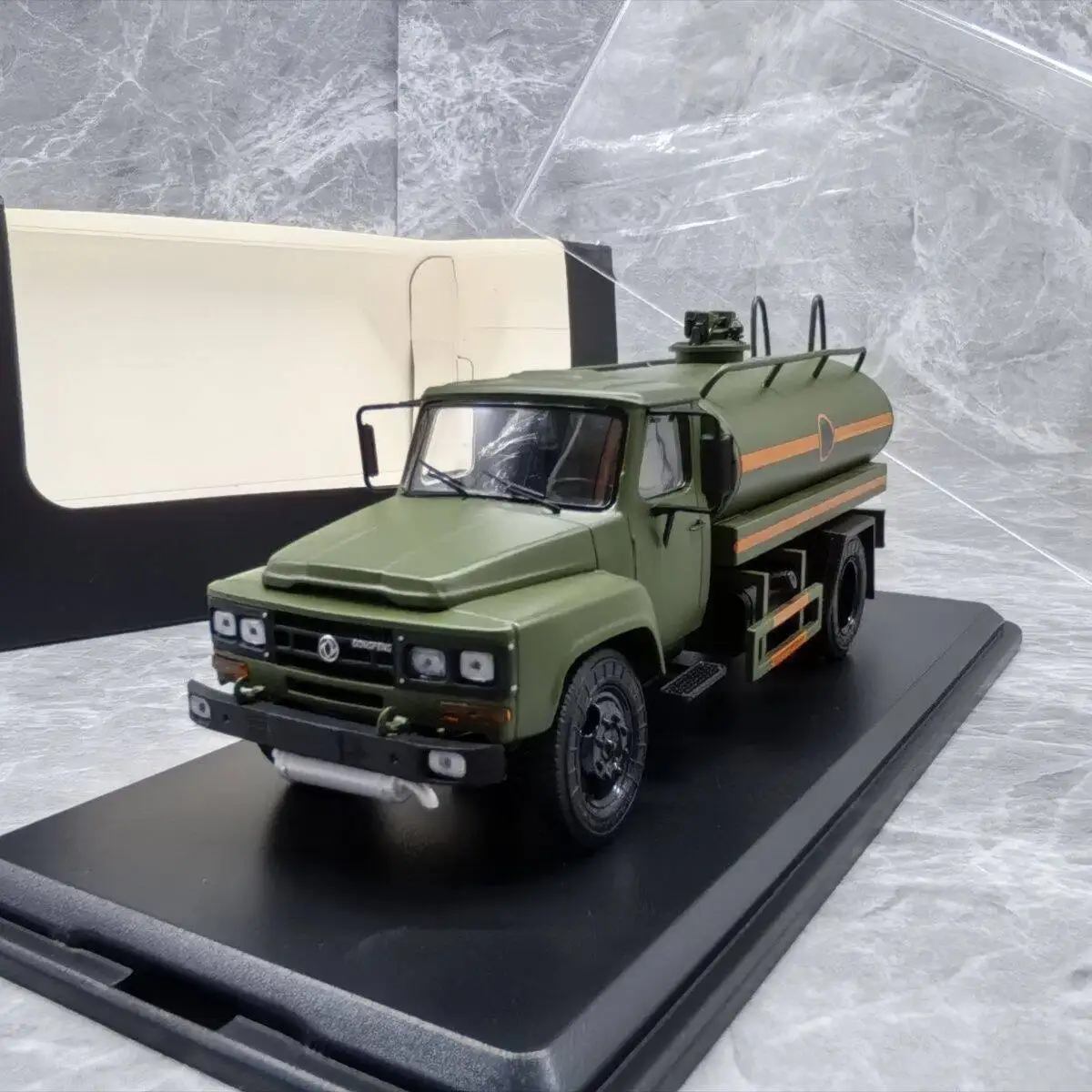 1/43 Alloy Tanker Oil Car Model Diecasts Metal Road Watering Truck Car Vehicles Model Simulation Miniature Scale Childrens Gifts
1/43 Alloy Tanker Oil Car Model Diecasts Metal Road Watering Truck Car Vehicles Model Simulation Miniature Scale Childrens Gifts