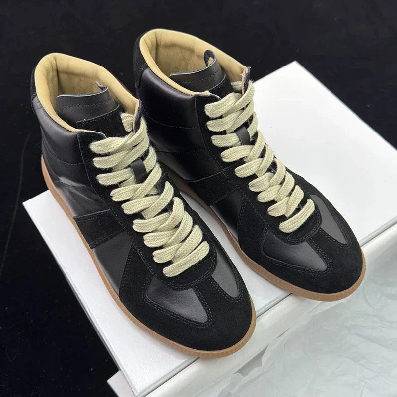 2026 Genuine Leather Flat Bottom High Top Shoes Unisex Outdoor Walking Fashion German Training Shoes Luxury Designer Casual Foot
2026 Genuine Leather Flat Bottom High Top Shoes Unisex Outdoor Walking Fashion German Training Shoes Luxury Designer Casual Foot