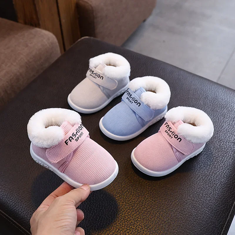 Kids Casual Boots with Warm Fur Baby Walking Shoes Soild Color Versatile 2025 Winter New Toddler Short Boots Fashion Soft Sole
Kids Casual Boots with Warm Fur Baby Walking Shoes Soild Color Versatile 2025 Winter New Toddler Short Boots Fashion Soft Sole