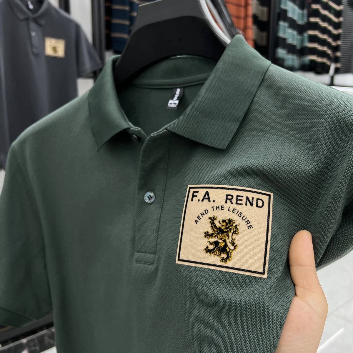 High end polo shirt short sleeved men's brand fashionable embroidered top 2024 summer new 100% cotton breathable casual T-shirt
High end polo shirt short sleeved men's brand fashionable embroidered top 2024 summer new 100% cotton breathable casual T-shirt