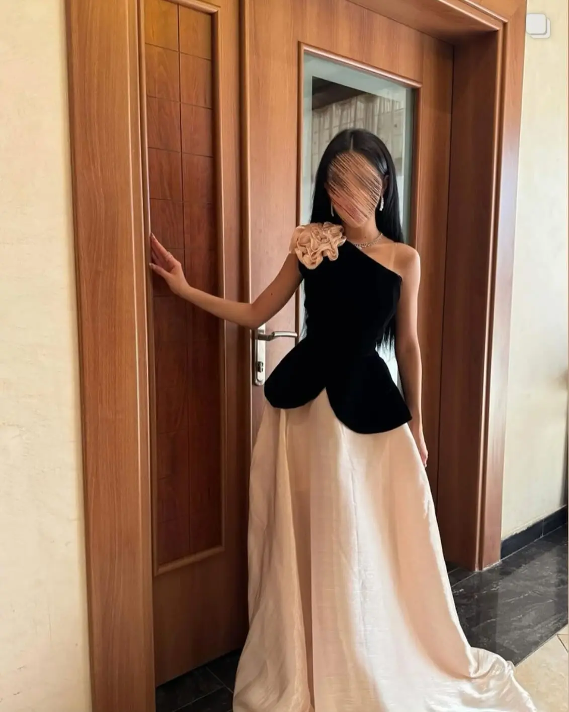 Customized Modern One Shoulder Flowers Evening Dresses Elegant Contrast Color Satin Pleats Vestido De Festa Vestido De Noche
Customized Modern One Shoulder Flowers Evening Dresses Elegant Contrast Color Satin Pleats Vestido De Festa Vestido De Noche