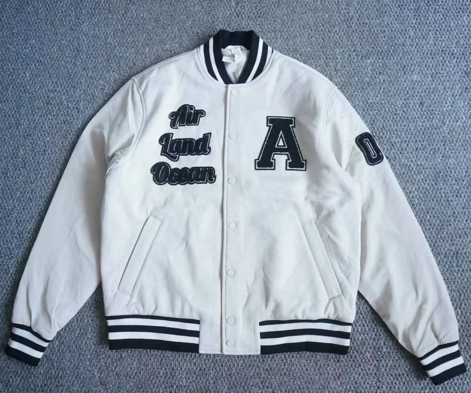 al G. O.A.T retro jacket Y2K high street hip-hop style letter embroidered baseball uniform loose oversized personalized jacket
al G. O.A.T retro jacket Y2K high street hip-hop style letter embroidered baseball uniform loose oversized personalized jacket