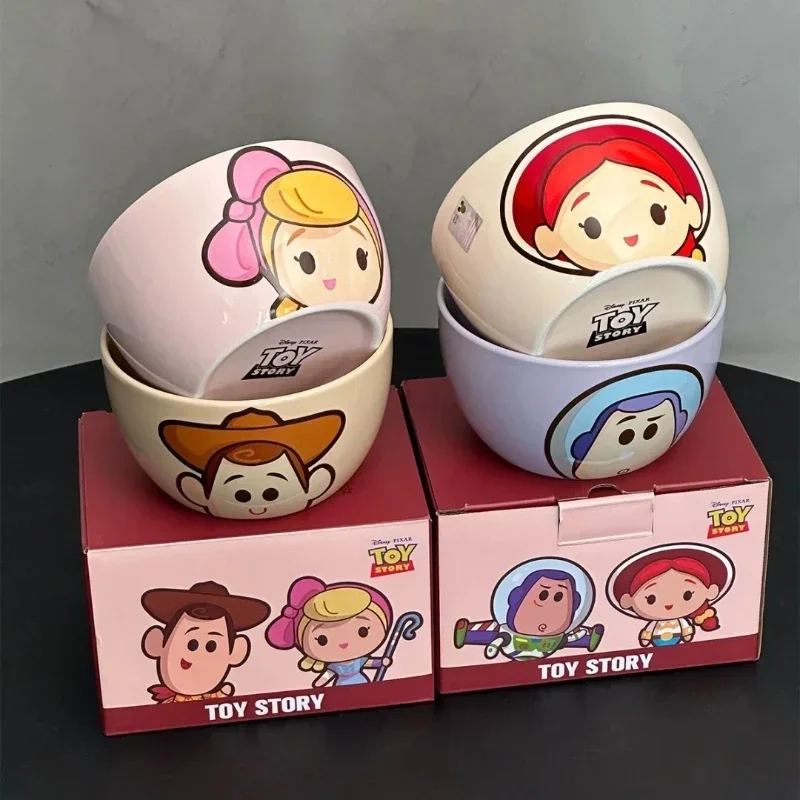 Милая маленькая миска Disney Toy Story для риса и супа, набор керамической посуды, мультяшная домашняя миска для риса, Подарочная коробка с ручкой, оптовая продажа
Милая маленькая миска Disney Toy Story для риса и супа, набор керамической посуды, мультяшная домашняя миска для риса, Подарочная коробка с ручкой, оптовая продажа