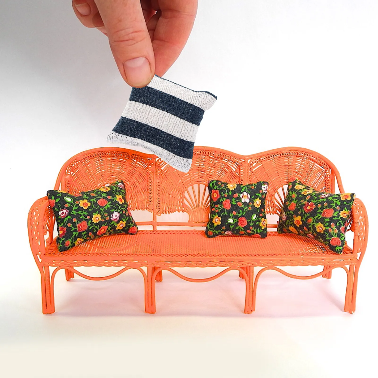 4Pcs Mini Sofa Cushion Fine Texture Excellent Decorative Effect Great for Adding Life Atmosphere Tiny House Fun Gift Idea
4Pcs Mini Sofa Cushion Fine Texture Excellent Decorative Effect Great for Adding Life Atmosphere Tiny House Fun Gift Idea