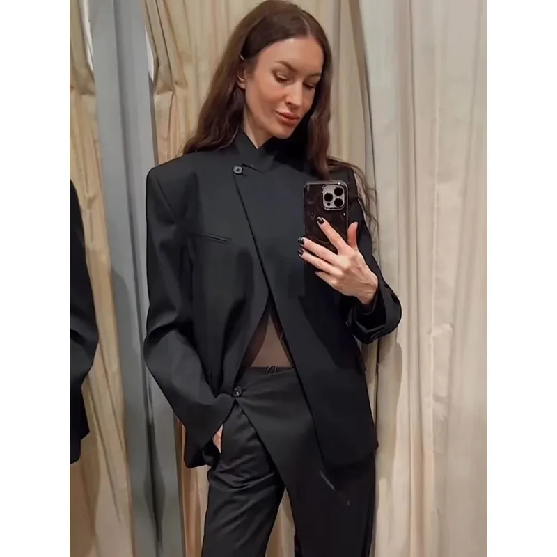 Женский пиджак 2026: Новинка, с длинными рукавами, декорированный карманами, воротник-стойка, повседневный, стильный, для офиса, модная женская одежда
Женский пиджак 2026: Новинка, с длинными рукавами, декорированный карманами, воротник-стойка, повседневный, стильный, для офиса, модная женская одежда