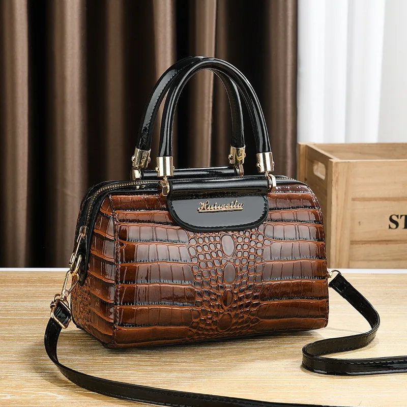 Известный дизайнерский бренд, женские сумки, женские сумки из искусственной кожи, новые роскошные женские сумки, кошелек, модные пригородные сумки на плечо
Известный дизайнерский бренд, женские сумки, женские сумки из искусственной кожи, новые роскошные женские сумки, кошелек, модные пригородные сумки на плечо