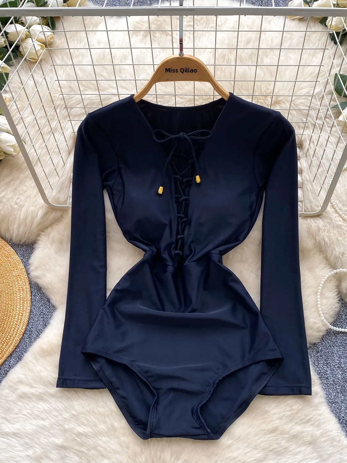 Sexy V-Neck Strap Bodysuit Women's Long Sleeve High Waist Slim Fit Butt Covering Commute Style Deep Blue One-Piece Suit
Sexy V-Neck Strap Bodysuit Women's Long Sleeve High Waist Slim Fit Butt Covering Commute Style Deep Blue One-Piece Suit