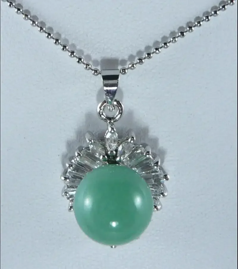 Women's fashion silver plated metal accessories + white zircon + Green Dongling Stone Pendant Necklace
Women's fashion silver plated metal accessories + white zircon + Green Dongling Stone Pendant Necklace