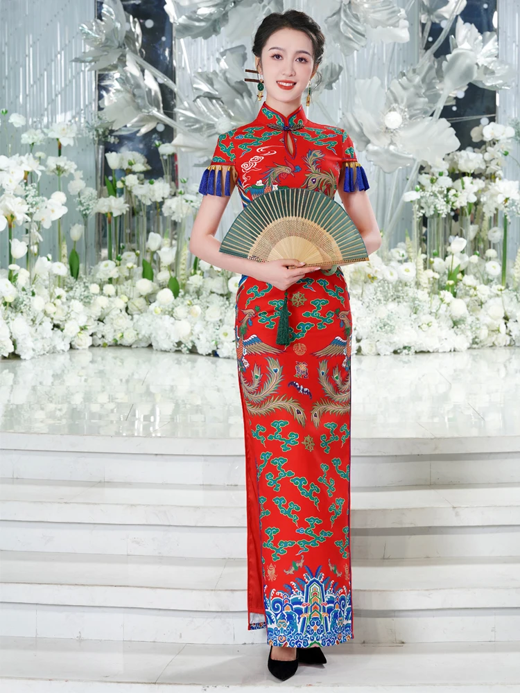 Elegant Long Red Gown for Fashion Show Performance Traditional Chinese Wedding Celebration Vintage Style Women's Dress
Elegant Long Red Gown for Fashion Show Performance Traditional Chinese Wedding Celebration Vintage Style Women's Dress