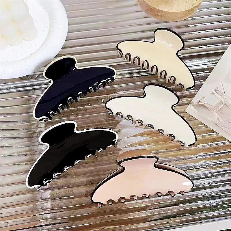 Elegant Back-of-the-Head Sophisticated Black-and-White Acetate Clip with Curved Double-Pinned Hair Clip
Elegant Back-of-the-Head Sophisticated Black-and-White Acetate Clip with Curved Double-Pinned Hair Clip