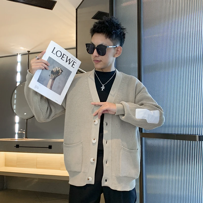 2024 Spring Autumn New Men Solid Color Cardigan Coat Male V-neck Sweater Jackets Men's Korean Loose Knitted Outerwear S399
2024 Spring Autumn New Men Solid Color Cardigan Coat Male V-neck Sweater Jackets Men's Korean Loose Knitted Outerwear S399