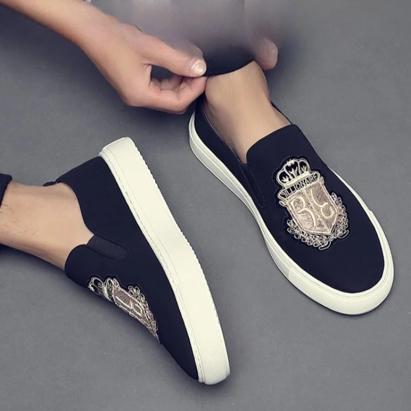 Men's Shoes British Style Embroidery Casual Shoes Classic Slip on Shoes Men's Loafers Comfortable Driving Shoe Zapatos De Hombre
Men's Shoes British Style Embroidery Casual Shoes Classic Slip on Shoes Men's Loafers Comfortable Driving Shoe Zapatos De Hombre