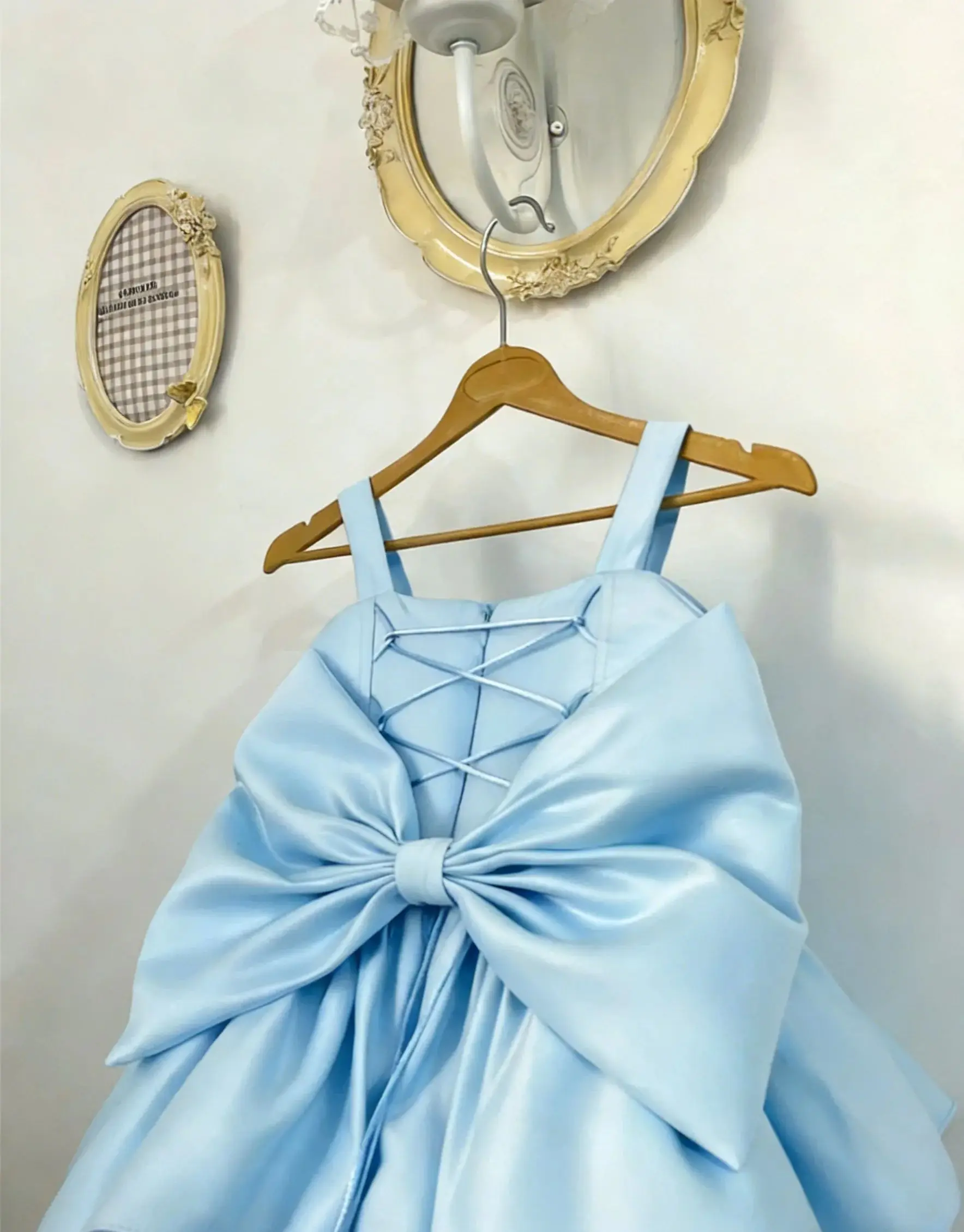 Cute Blue Satin with Bow Customized Flower Girl Dresses For Wedding Knee Lenght Kid's Birthday Party First Communion Gown
Cute Blue Satin with Bow Customized Flower Girl Dresses For Wedding Knee Lenght Kid's Birthday Party First Communion Gown