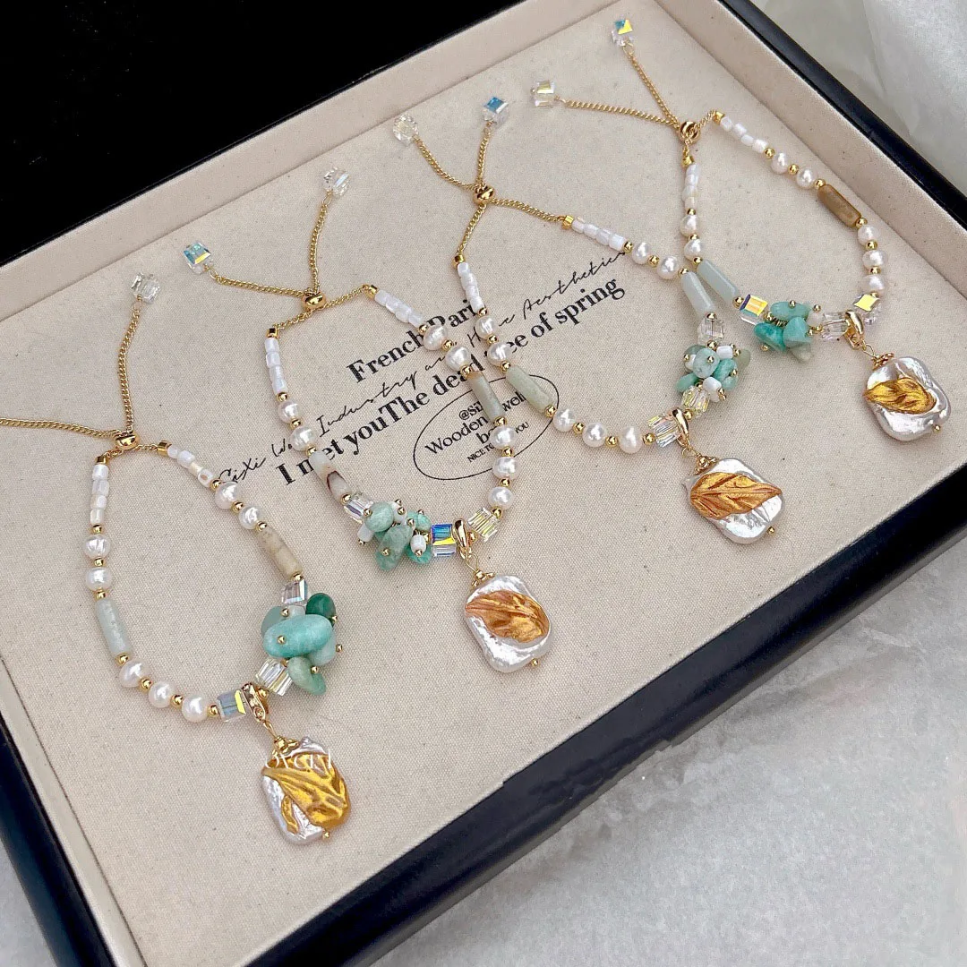 Vintage Irregular Baroque Pearl Square/Leaf Design Natural Stone Shell Crystal Beaded Strand Women Bracelet Luxury Hand Jewelry
Vintage Irregular Baroque Pearl Square/Leaf Design Natural Stone Shell Crystal Beaded Strand Women Bracelet Luxury Hand Jewelry