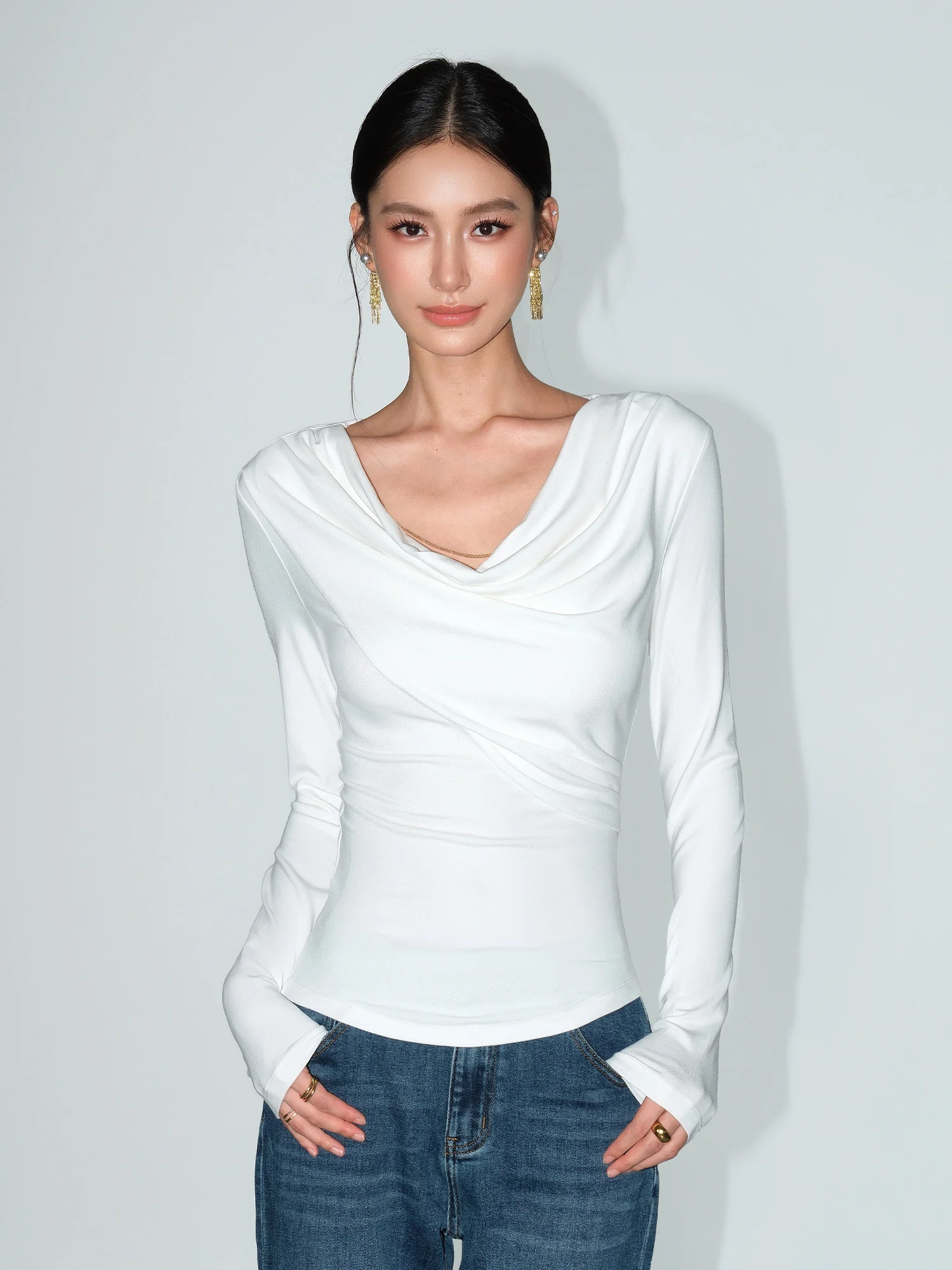 NEVA HU Women's Long Sleeve Knitted T-shirt Detachable Chain Slim Fit V-neck Casual Style Fashion Design Waist-cinching Slimm...
NEVA HU Women's Long Sleeve Knitted T-shirt Detachable Chain Slim Fit V-neck Casual Style Fashion Design Waist-cinching Slimm...