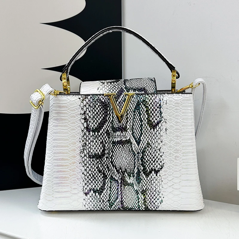 Luxury Solid Color Leather Handbag Designer Crossbody Bag Women's Casual Elegant Purse with Gold Chain Strap
Luxury Solid Color Leather Handbag Designer Crossbody Bag Women's Casual Elegant Purse with Gold Chain Strap