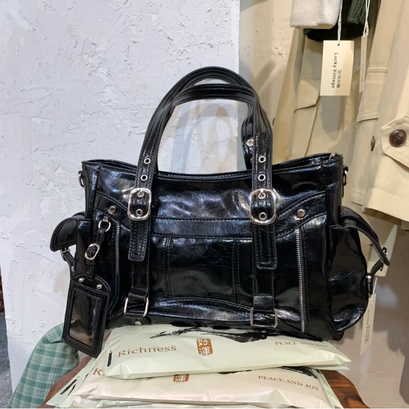 Y2K сумка через плечо из лакированной кожи, сумка-тоут с регулируемой пряжкой на ремне, большая вместительная сумка через плечо с несколькими карманами, портфель
Y2K сумка через плечо из лакированной кожи, сумка-тоут с регулируемой пряжкой на ремне, большая вместительная сумка через плечо с несколькими карманами, портфель