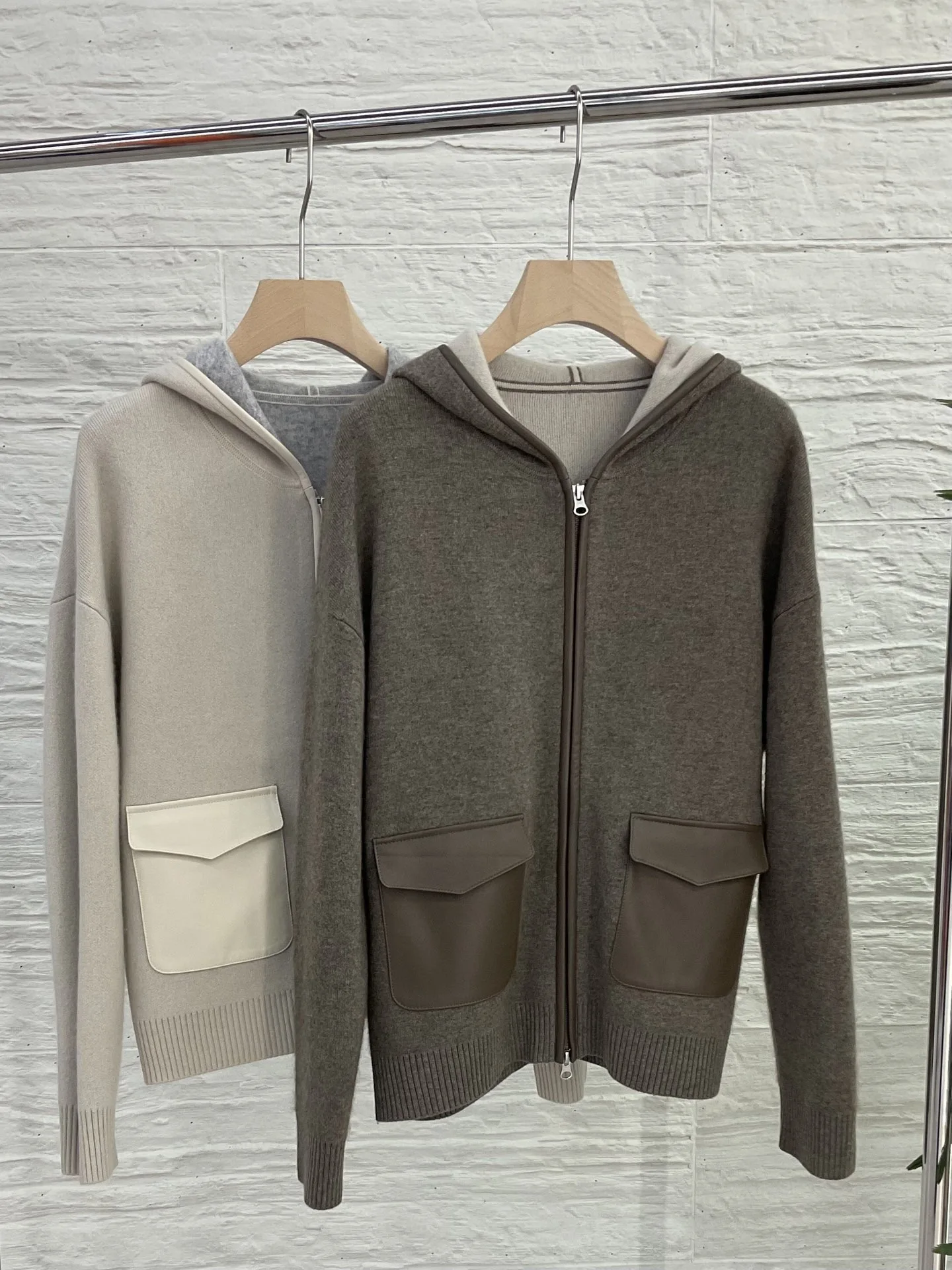 Wool Cashmere Hooded Zipper Jacket Casual Loose Women's Sweatshirt Style Fashion Light Luxury Soft Warm Long Sleeve
Wool Cashmere Hooded Zipper Jacket Casual Loose Women's Sweatshirt Style Fashion Light Luxury Soft Warm Long Sleeve