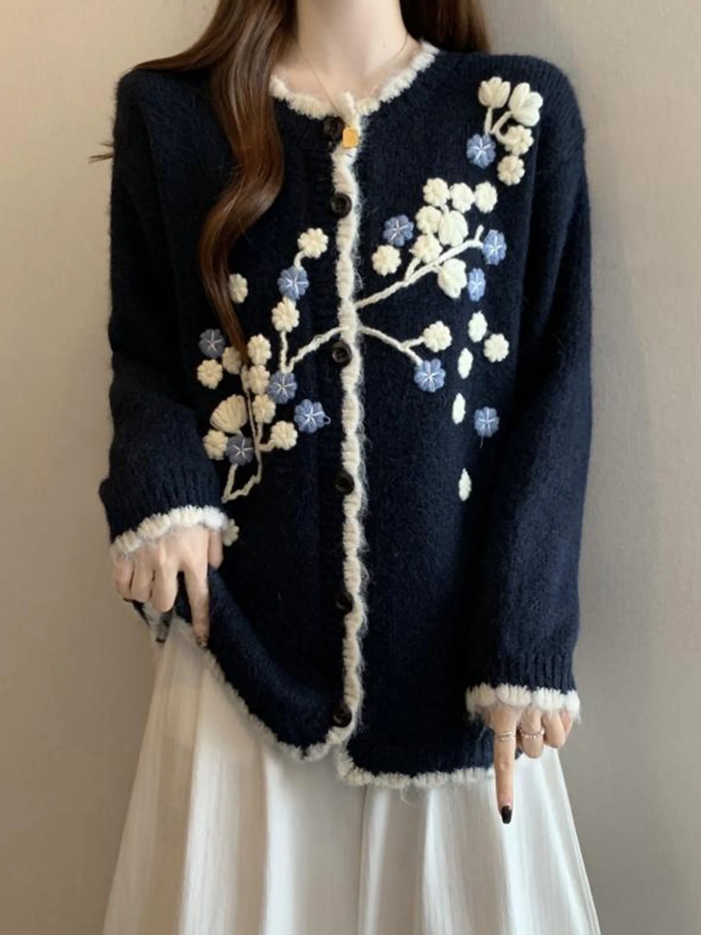 Lu een Heavy Embroidery Flower Knitwear Jaet Women's Autumn Winter plus Size Lazy Sle High End Feeling Open Cardigan
Lu een Heavy Embroidery Flower Knitwear Jaet Women's Autumn Winter plus Size Lazy Sle High End Feeling Open Cardigan