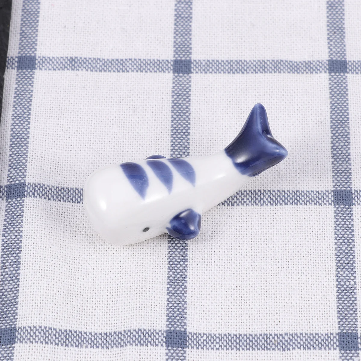 6Pcs Ceramic Whale Chopsticks Rack Unique Hand-Polished Chopsticks Rest Fork Spoon Holder for Dining Tableware Supplies
6Pcs Ceramic Whale Chopsticks Rack Unique Hand-Polished Chopsticks Rest Fork Spoon Holder for Dining Tableware Supplies
