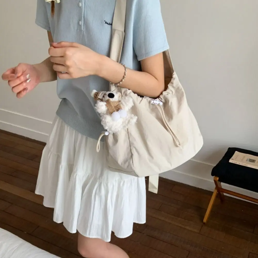 Fashionable Korean Nylon Shoulder Bag Large Capacity Waterproof Drawstring Tote Bag Pleated Commut Crossbody Bag Students
Fashionable Korean Nylon Shoulder Bag Large Capacity Waterproof Drawstring Tote Bag Pleated Commut Crossbody Bag Students