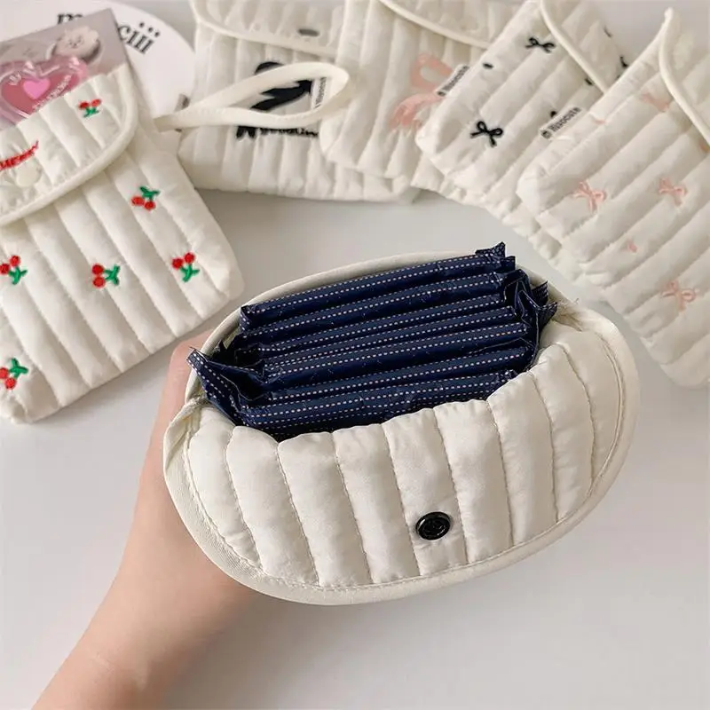 Dainty Bow-knot Cherry Case Portable Female Sanitary Napkin Pouch Voluminous Cosmetic Handbag Gifts
Dainty Bow-knot Cherry Case Portable Female Sanitary Napkin Pouch Voluminous Cosmetic Handbag Gifts