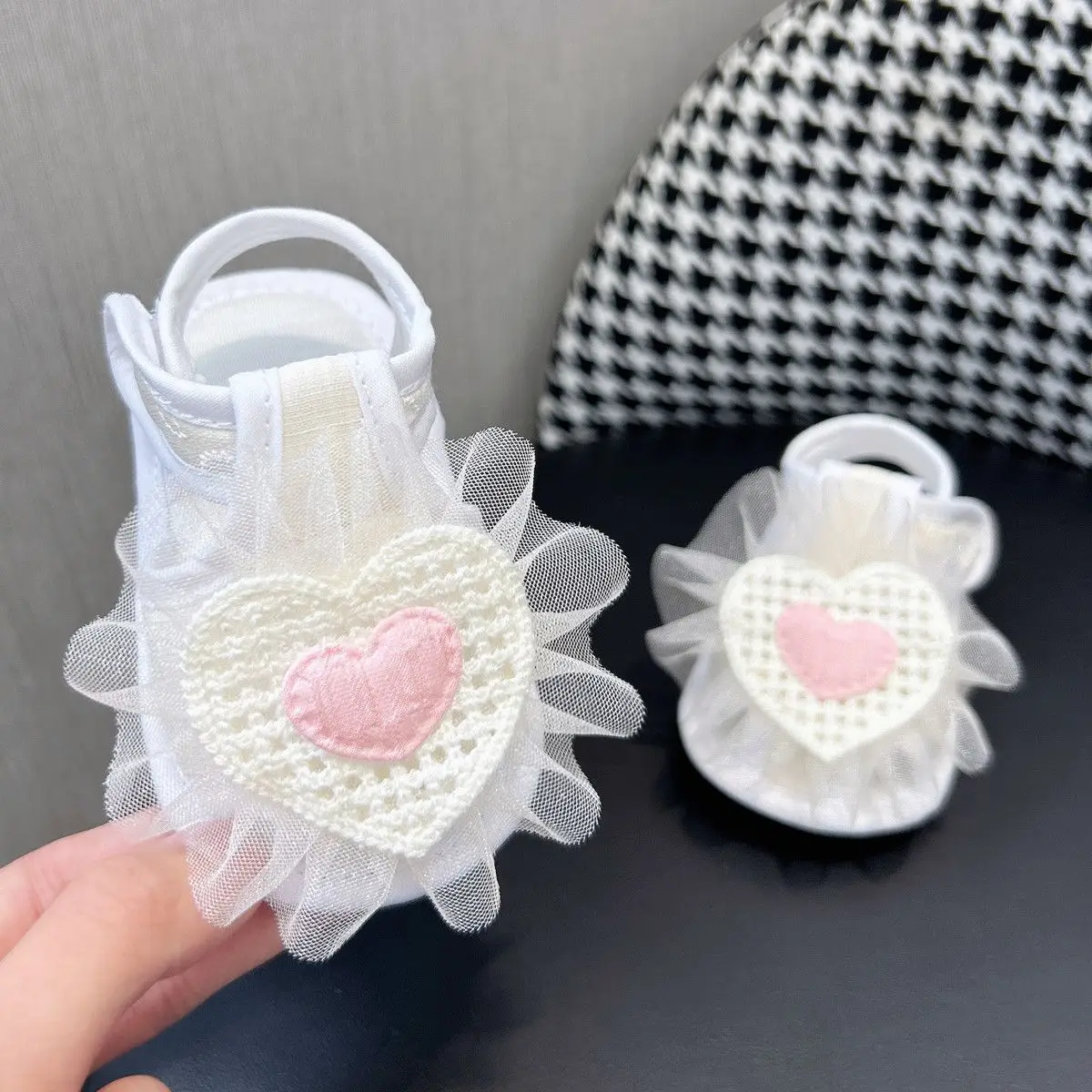 Summer Lightweight Cute Princess Style Anti Slip Pre Walking Shoes for Newborn Baby Girls 0 1 Year Old
Summer Lightweight Cute Princess Style Anti Slip Pre Walking Shoes for Newborn Baby Girls 0 1 Year Old