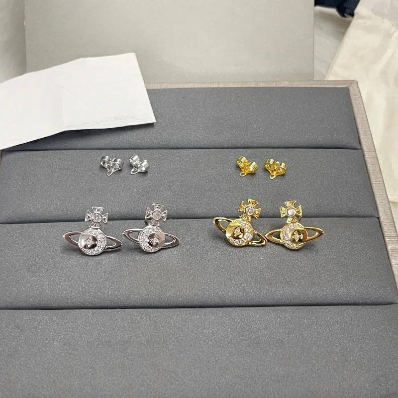 S925 Sterling Silver Romantic Star Moon Exquisite Small Women Saturn Earrings Elegant Everyday Versatile Accessories
S925 Sterling Silver Romantic Star Moon Exquisite Small Women Saturn Earrings Elegant Everyday Versatile Accessories