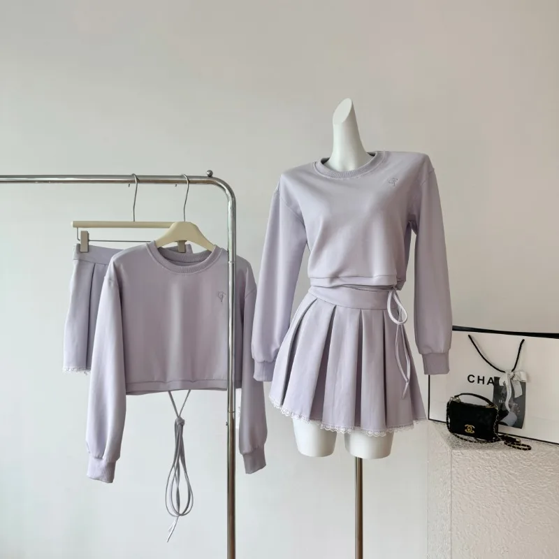 Sweet Hot Girl Casual Suit Women's Autumn Lace-up Embroidered Pullover Pleated Mini Skirt Two-piece Set Fashion Female Clothes
Sweet Hot Girl Casual Suit Women's Autumn Lace-up Embroidered Pullover Pleated Mini Skirt Two-piece Set Fashion Female Clothes