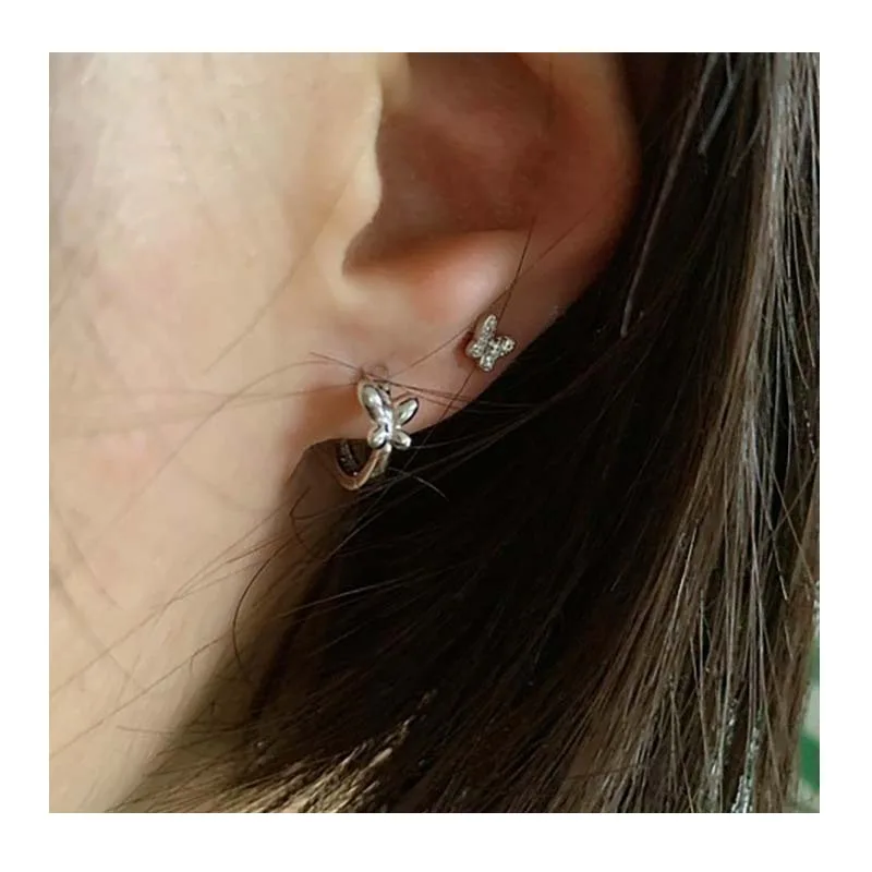 Butterfly Ear Buckle Women's Light Luxury Temperament Niche Design Sense Circle Commuter Earrings Fashion Temperament Earrings N
Butterfly Ear Buckle Women's Light Luxury Temperament Niche Design Sense Circle Commuter Earrings Fashion Temperament Earrings N