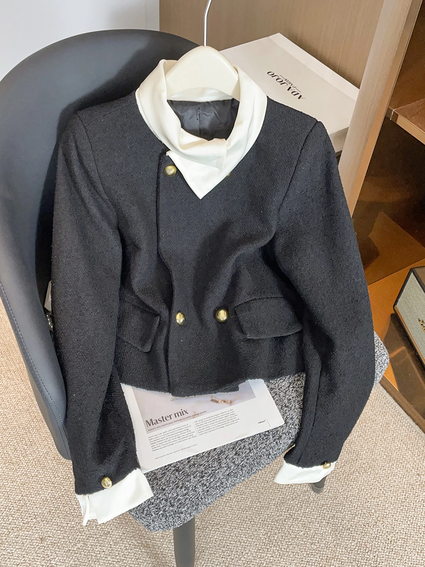 Faionable Ele Women's Outerwear 2025 Autumn Winter Design Sensation Quilted ort Coat with Fake Two-Piece Effect
Faionable Ele Women's Outerwear 2025 Autumn Winter Design Sensation Quilted ort Coat with Fake Two-Piece Effect