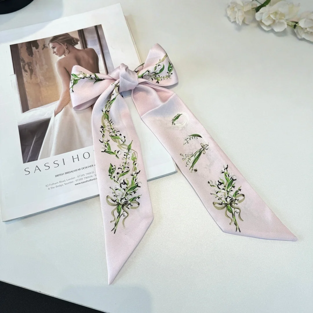 Luxury Quality Women's Twilly Scarf French Floral Print Small Scarf Small Ribbon Decorative Headband Hair Scarf Bag Tie Gift
Luxury Quality Women's Twilly Scarf French Floral Print Small Scarf Small Ribbon Decorative Headband Hair Scarf Bag Tie Gift