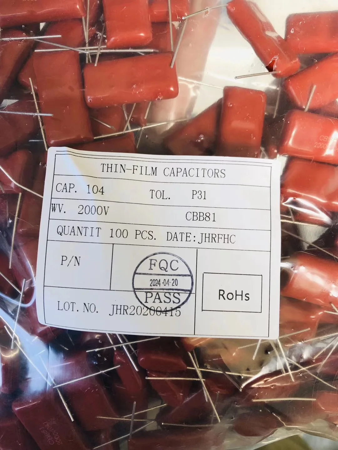 50 шт. CBB81 конденсатор для маски 104J 2000 В 0,1 мкФ расстояние между футами 31/20 мм ультразвуковой конденсатор 104J2KV
50 шт. CBB81 конденсатор для маски 104J 2000 В 0,1 мкФ расстояние между футами 31/20 мм ультразвуковой конденсатор 104J2KV
