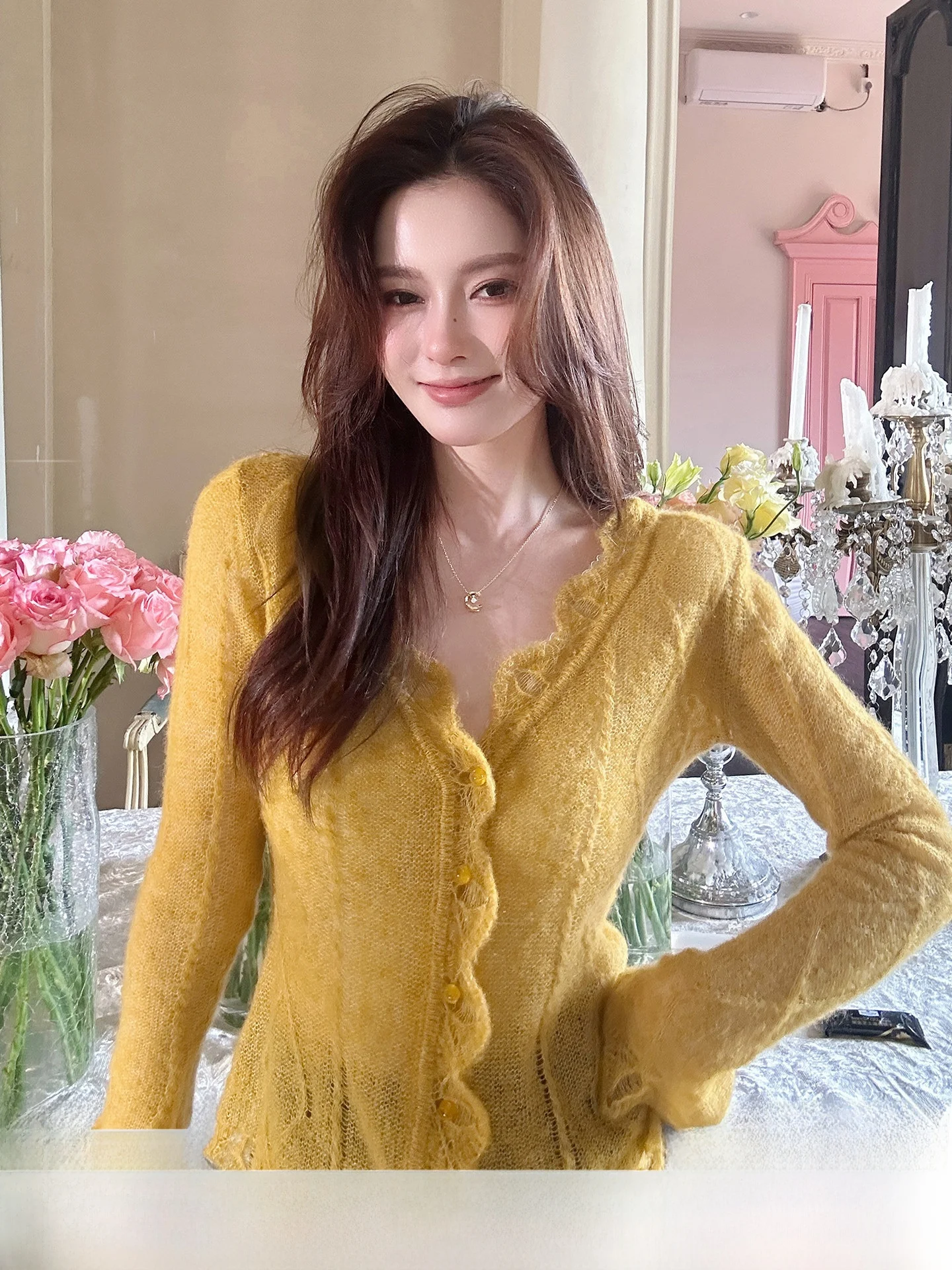 Нежный облегающий вязаный топ ранней осени, женский облегающий свитер с v-образным вырезом и кружевной отделкой, обтягивающий талию, длинный свитер French Sle
Нежный облегающий вязаный топ ранней осени, женский облегающий свитер с v-образным вырезом и кружевной отделкой, обтягивающий талию, длинный свитер French Sle