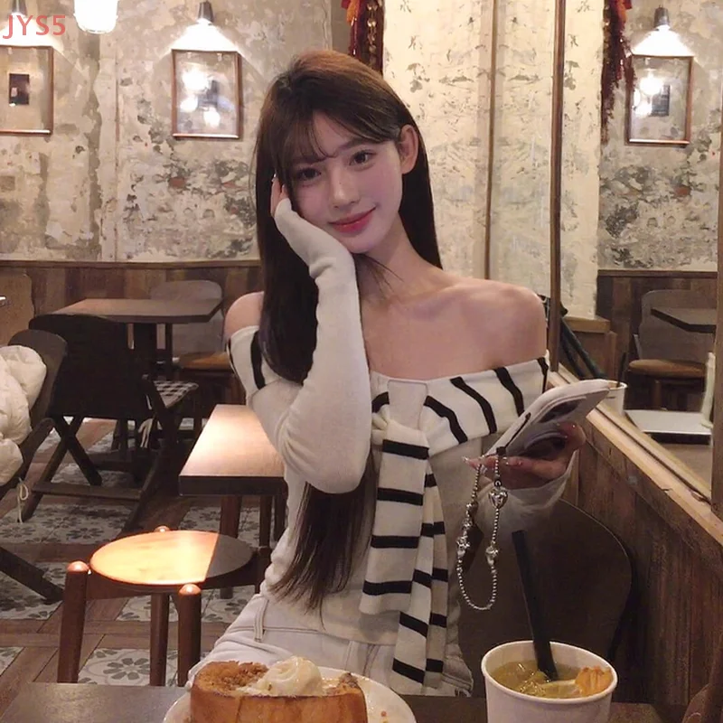 Корейская полосатая футболка на шнуровке, женская сексуальная универсальная тонкая футболка с открытыми плечами и длинными рукавами 
Корейская полосатая футболка на шнуровке, женская сексуальная универсальная тонкая футболка с открытыми плечами и длинными рукавами