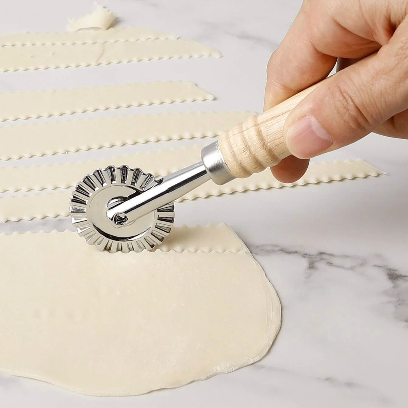Stainless Dumpling Embossing Side-Embossed Biscuit Mold Hand-Cutting Machine for Baking Pastry Decoration Rolling Wheel Tools
Stainless Dumpling Embossing Side-Embossed Biscuit Mold Hand-Cutting Machine for Baking Pastry Decoration Rolling Wheel Tools