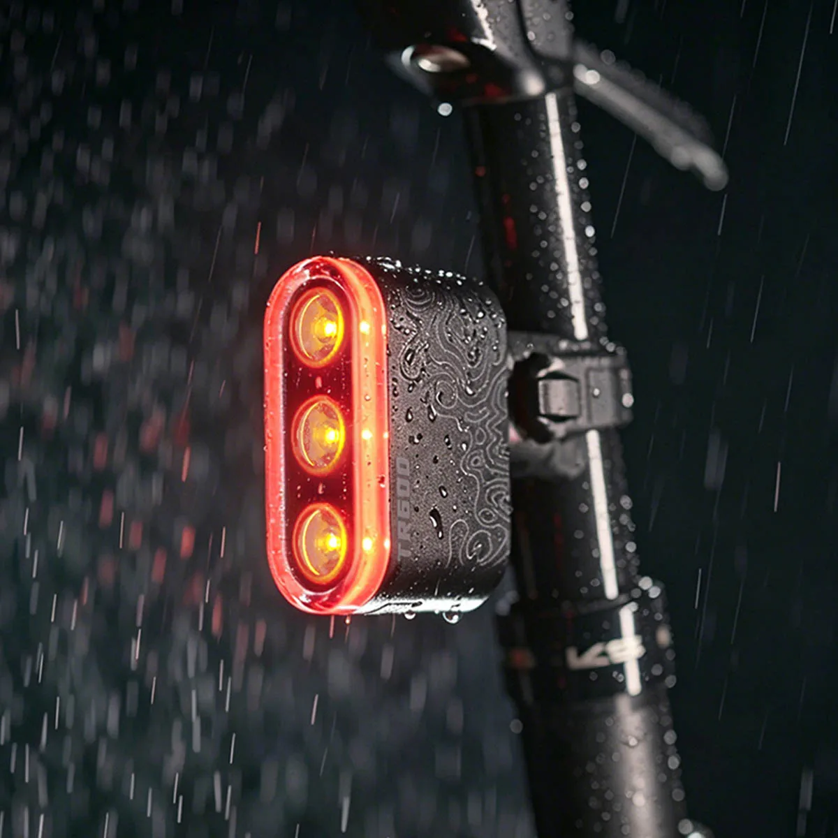 RAVEMEN TR600 Bike Rear Light Bicycle LED Taillight USB Rechargeable 2000mAh Auto On-Off Brake Detection 600 lm High Visibility
RAVEMEN TR600 Bike Rear Light Bicycle LED Taillight USB Rechargeable 2000mAh Auto On-Off Brake Detection 600 lm High Visibility