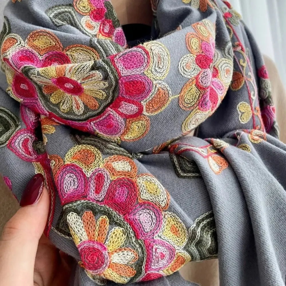 Cashmere Feel Women Scarf Warm Texture Embroider Flower Cashmere Scarf Versatile Breathable Floral Embroidered Shawl
Cashmere Feel Women Scarf Warm Texture Embroider Flower Cashmere Scarf Versatile Breathable Floral Embroidered Shawl