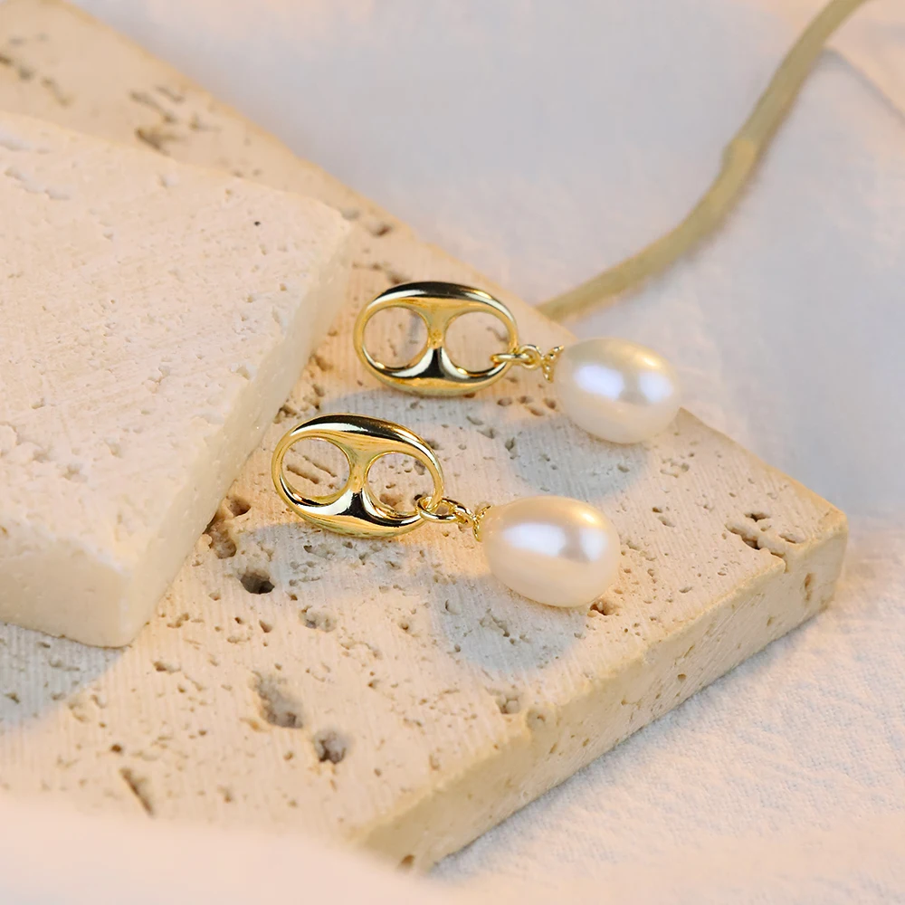 Boho Double Hoop Pearl Stud Earrings 18K Gold Plated Copper, White Pearl Bohemian Jewelry for Women Festival Gift 1 Pair
Boho Double Hoop Pearl Stud Earrings 18K Gold Plated Copper, White Pearl Bohemian Jewelry for Women Festival Gift 1 Pair