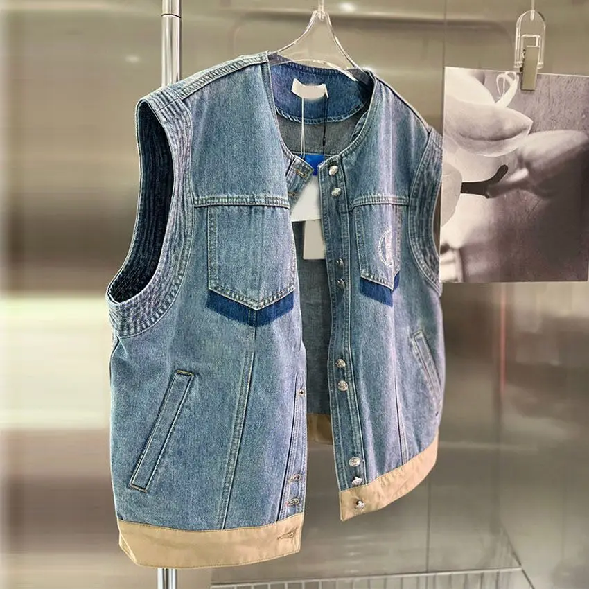 Design sense, small fragrance, unique loose and chic, retro street style, American denim jacket, vest, shoulder
Design sense, small fragrance, unique loose and chic, retro street style, American denim jacket, vest, shoulder