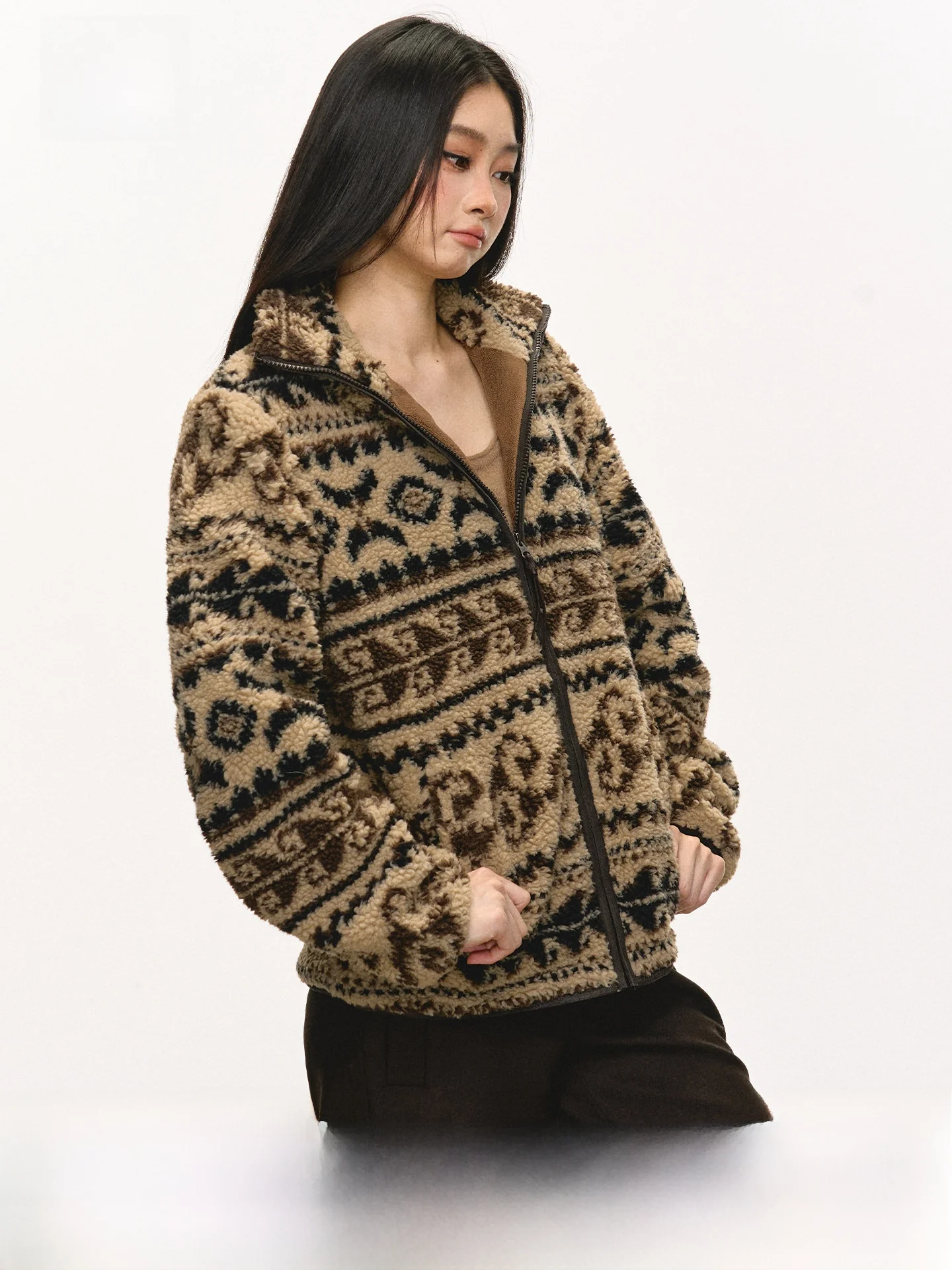 Anna Aneae, женская куртка из меха ягненка, весна-осень, уникальный ретро, повседневный цвет, теплый топ с подкладкой, свободный крой, застежка-молния
Anna Aneae, женская куртка из меха ягненка, весна-осень, уникальный ретро, повседневный цвет, теплый топ с подкладкой, свободный крой, застежка-молния