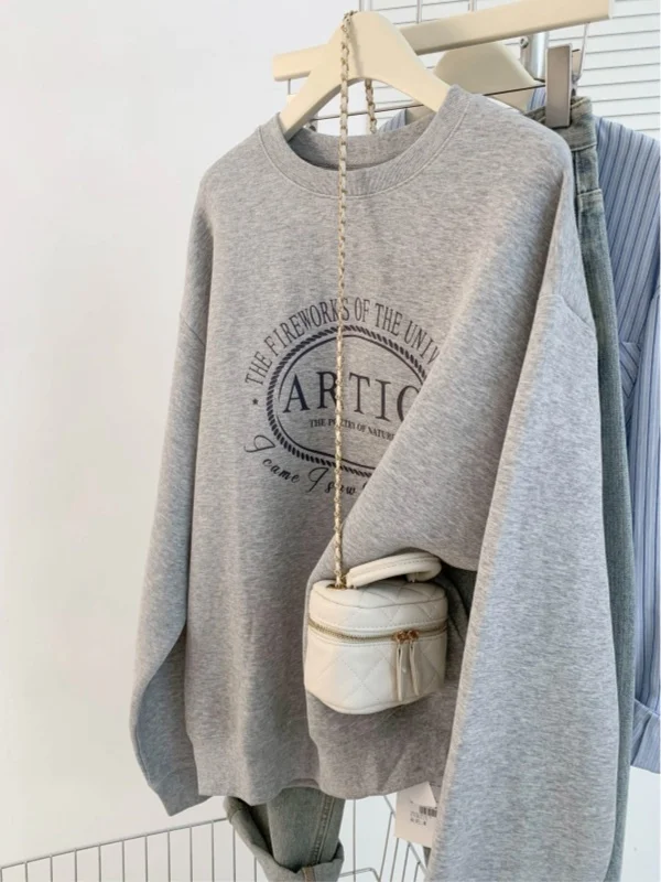 Gray Fleece-lined Oversized Round-neck Sweatshirt Women's Fashionable Lazy Style Age-reducing No-cap Top Trendy Streetwear
Gray Fleece-lined Oversized Round-neck Sweatshirt Women's Fashionable Lazy Style Age-reducing No-cap Top Trendy Streetwear
